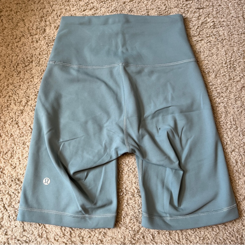 lululemon athletica bike shorts in colour ‘palm court’